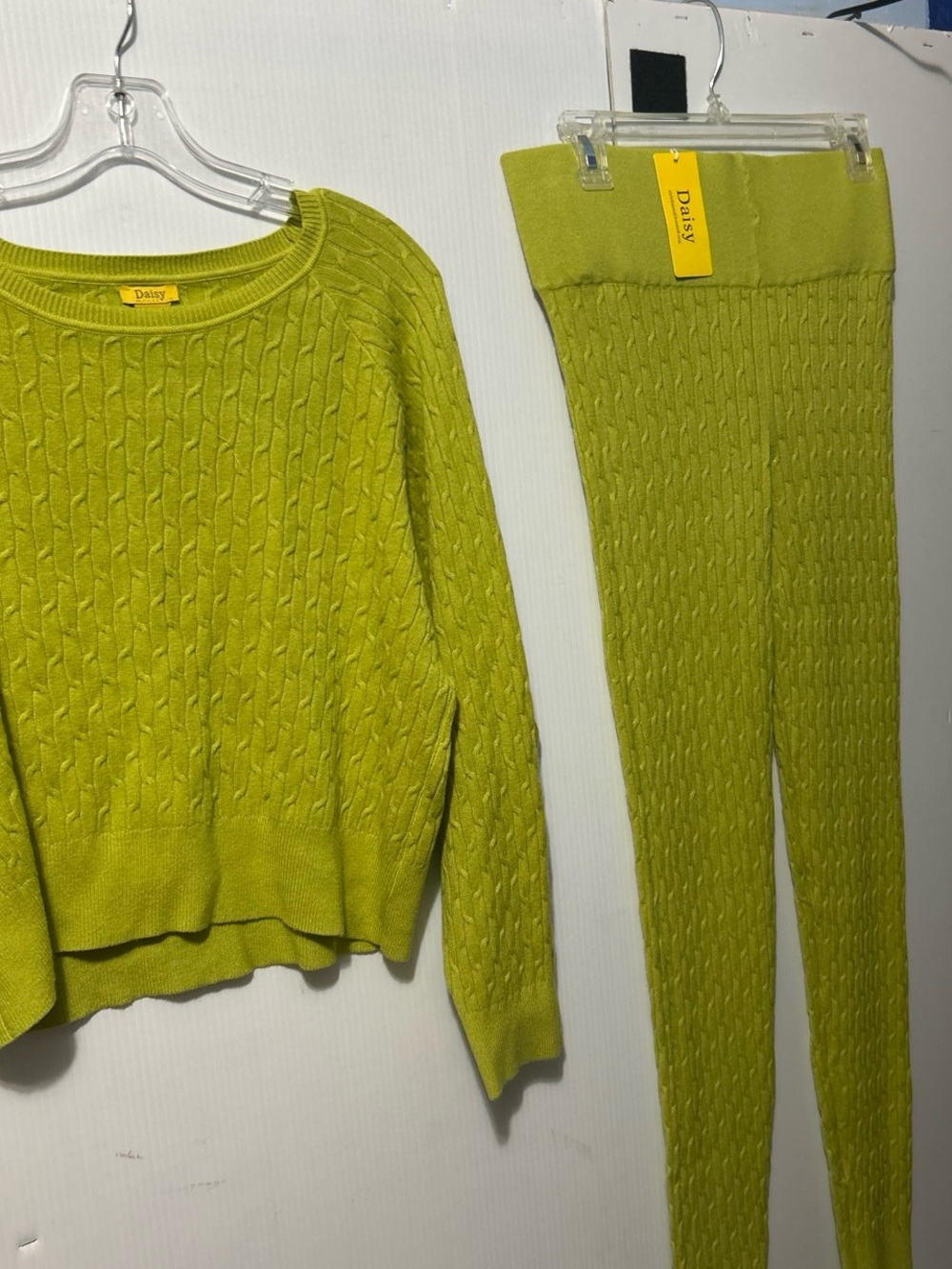 Daisy Lime Cable-Knit Crewneck Sweater & Leggings Set